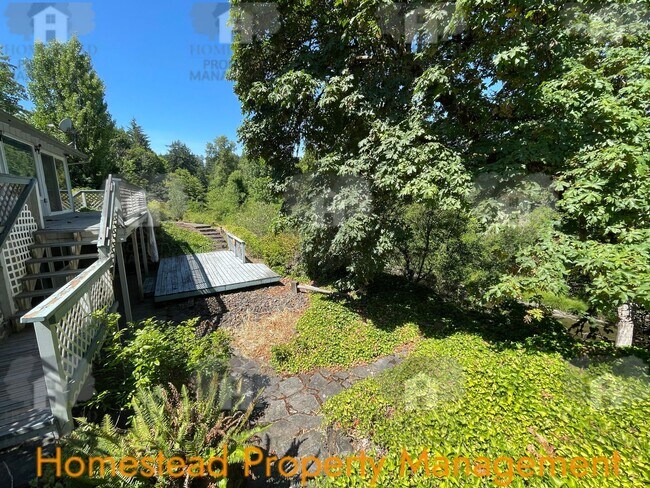 Foto del edificio - COMING SOON!!!! RICKREALL CREEK FRONT!