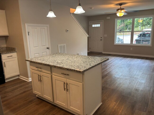 Foto del edificio - Just like New townhome for Rent!