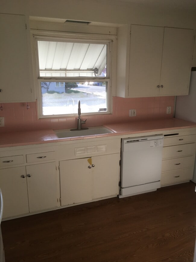 Building Photo - 500 Fortuna Ave