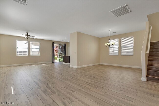 Foto del edificio - 11169 Sandrone Ave