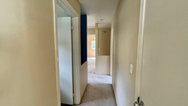 Foto del edificio - PET FRIENDLY 3 Bed/ 2.5 Bath Home with PV ...