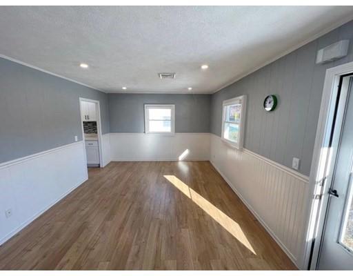 Building Photo - 2 bedroom in Melrose MA 02176