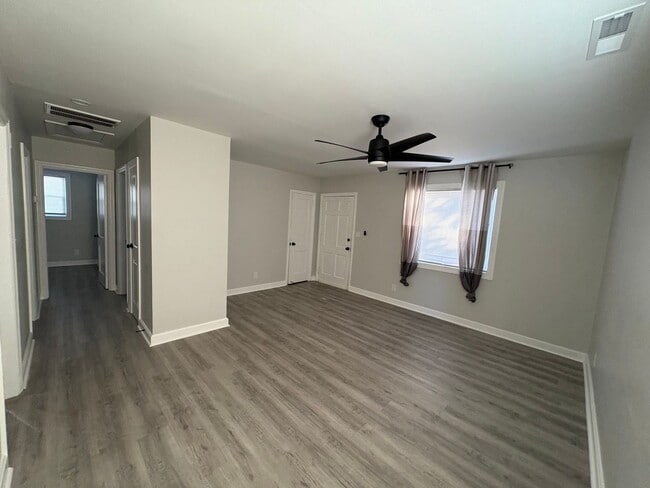 Foto del edificio - 2 bedroom/1 bathroom home in Greensboro