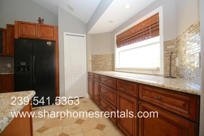Building Photo - 519 SE 25th Ln