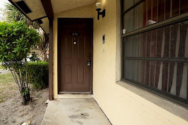 Building Photo - 472 Glenwood Dr
