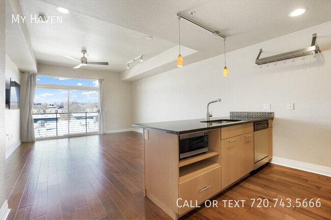 Building Photo - Amazing apartment in Jefferson Park with v...