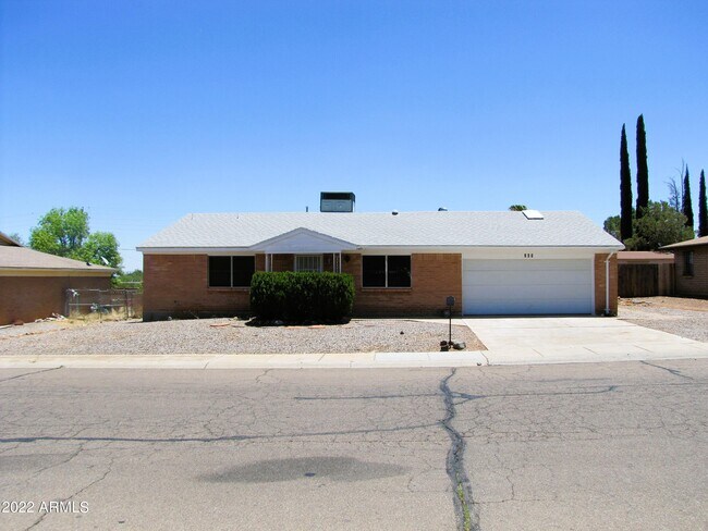 Building Photo - 265 Duchess Dr