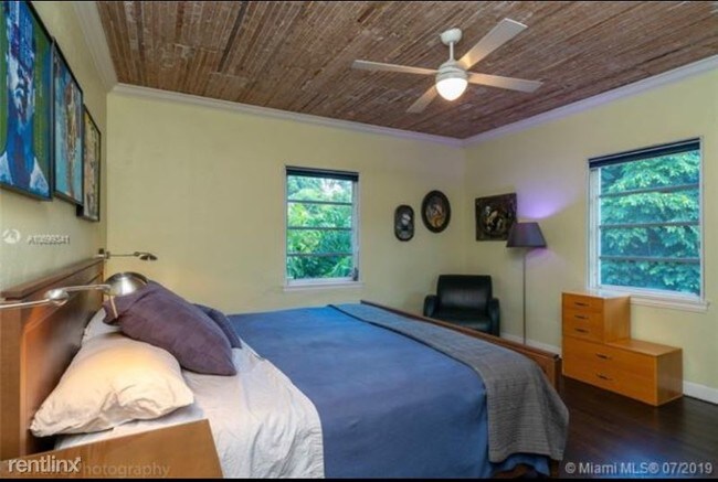 Building Photo - 4 br, 2 bath House - 842 Espanola Way