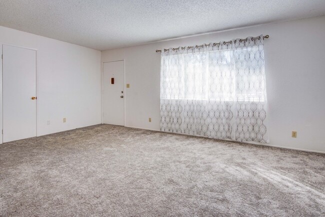 Building Photo - 1532 Valle Vista Ave