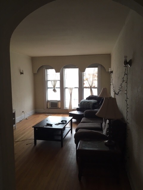 Foto del edificio - 3643 N Hermitage Ave