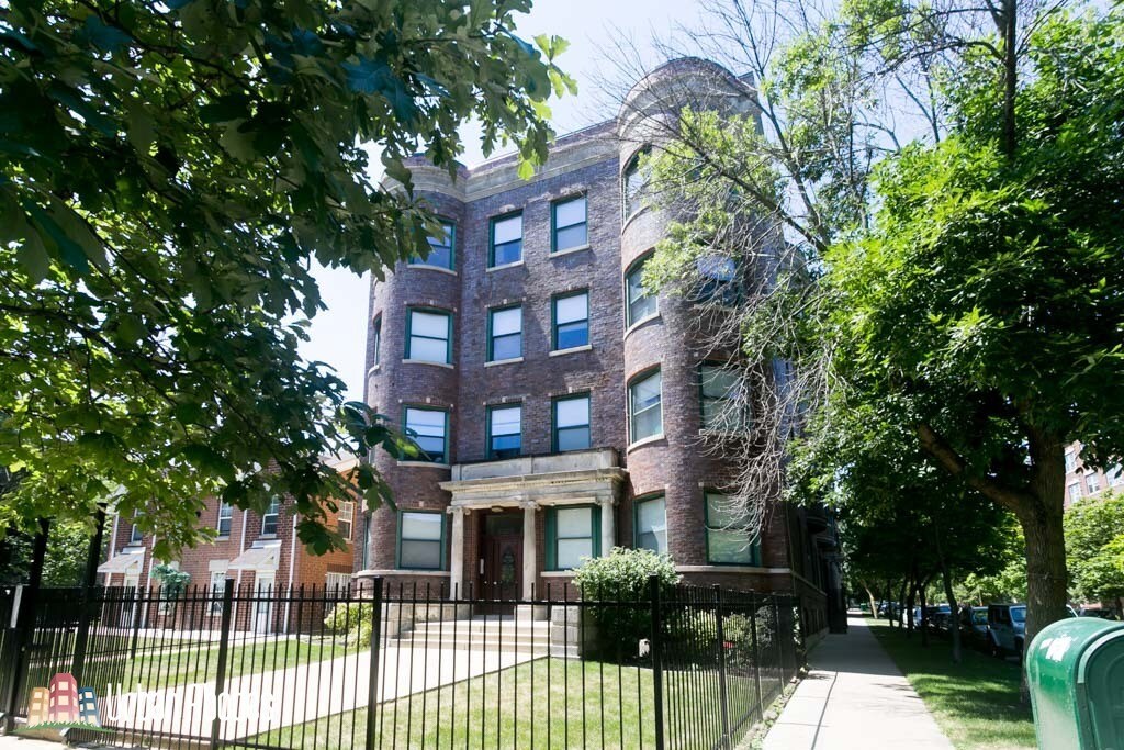 Primary Photo - 4656 N Malden St