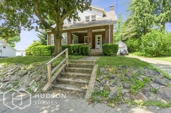 Primary Photo - AVAILABLE NOW! - 887 Quarry Place, Sharon,...