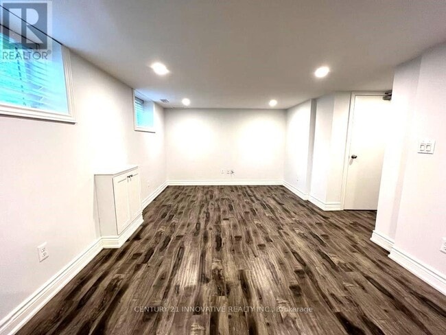 Photo du bâtiment - 3 Kellyvale Rd