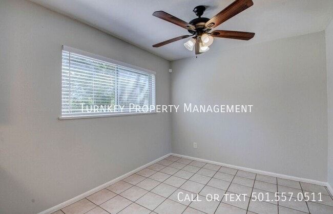 Building Photo - 7 Fairbrook Dr