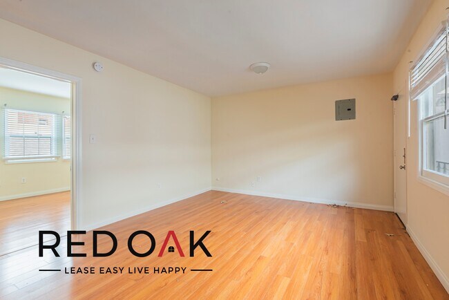 Building Photo - Welcoming and Cozy One Bedroom with Exquis...