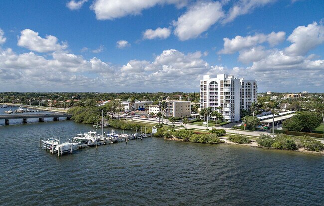 Building Photo - 3901 S Flagler Dr