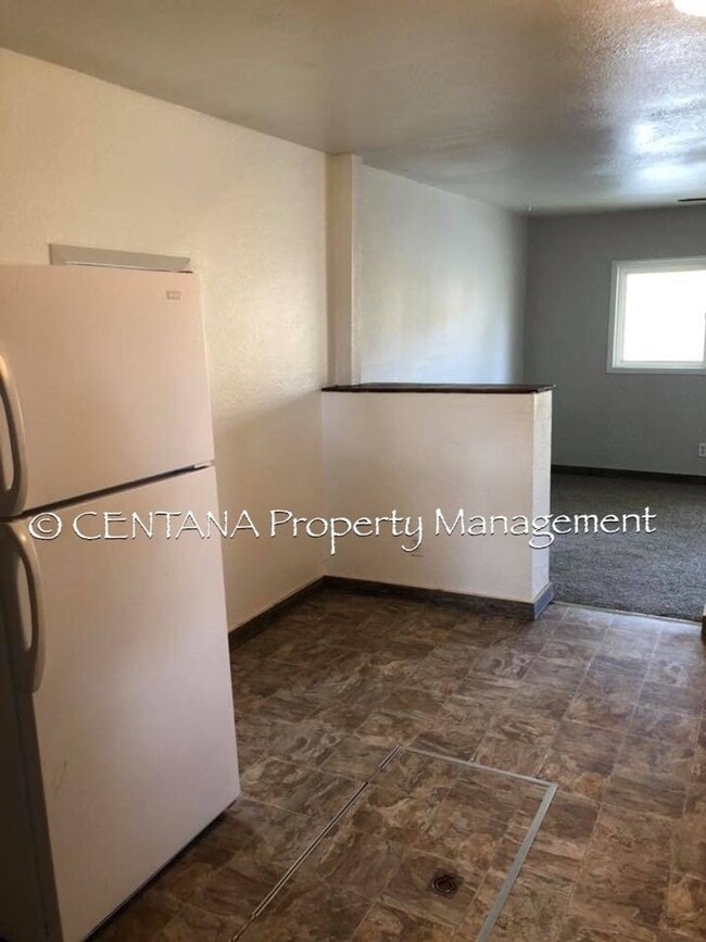 Building Photo - Newly Updated 3 Bedroom house