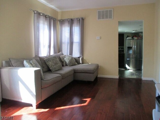 Foto del edificio - 911 Anna St