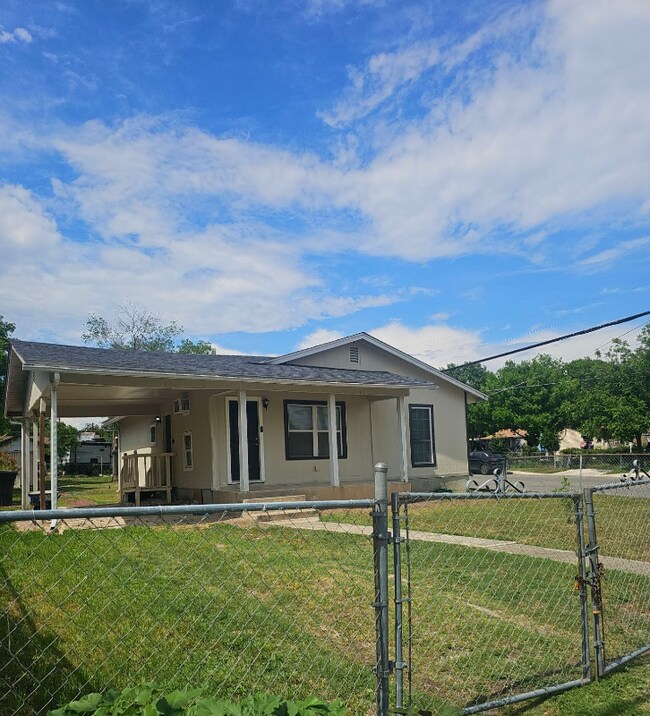 Foto del edificio - 5003 Lark Ave