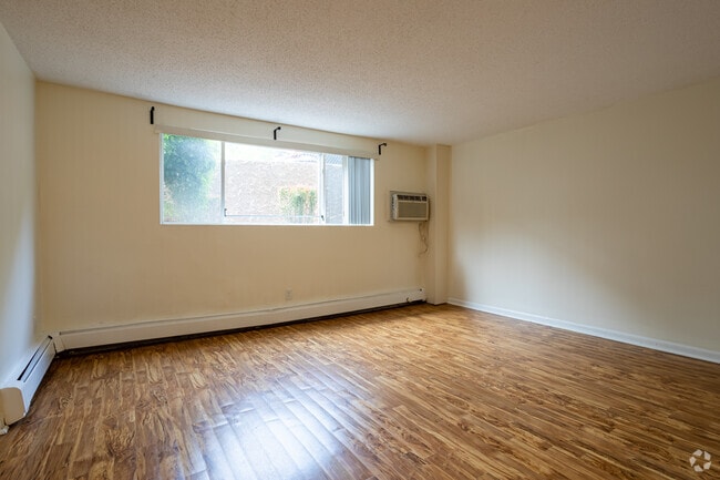 Studio, 1BA - Parker Hill Apartments