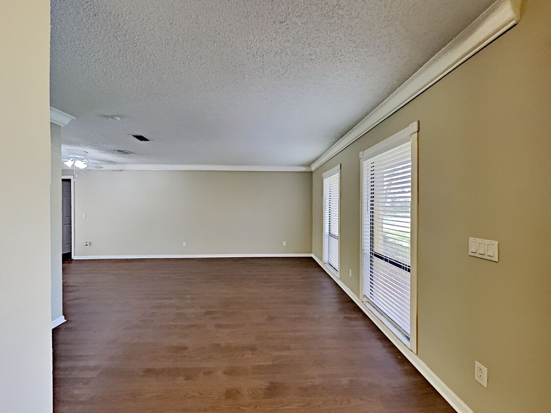 Primary Photo - 14902 Pelican Point