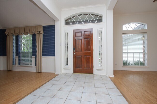 Building Photo - 9822 Therrell Dr