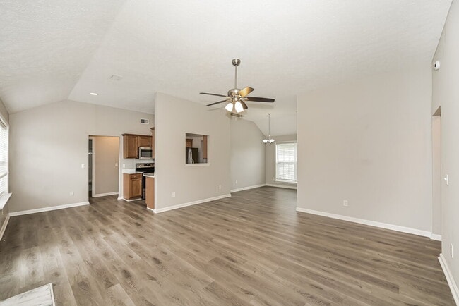 Building Photo - 416 Lake Forest Dr