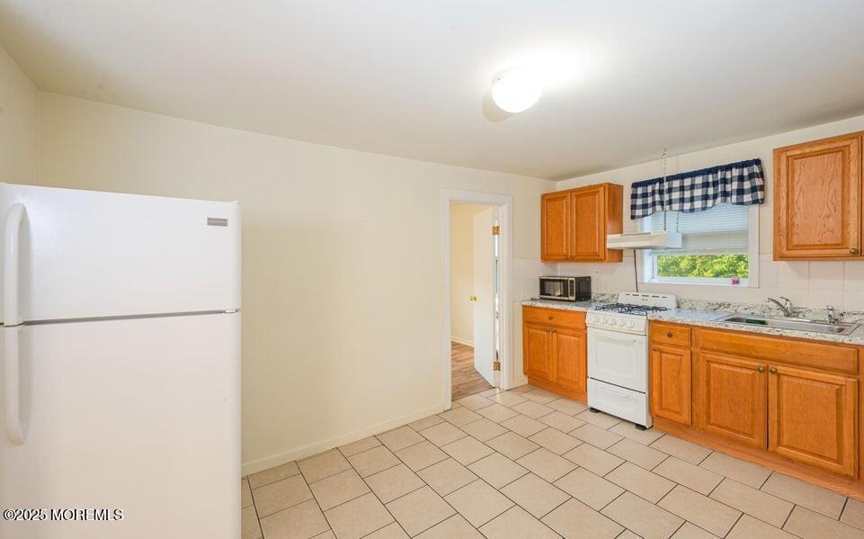 Primary Photo - 215 S Pine Ave
