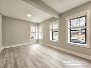 Building Photo - 1139 Oak Ave