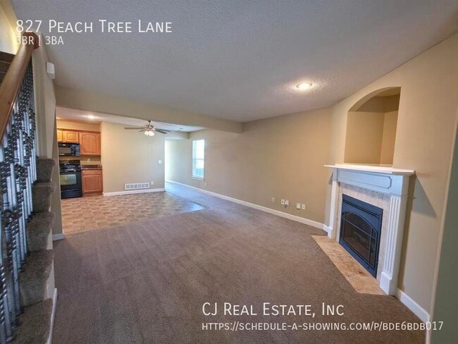Building Photo - 827 SW Peach Tree Ln
