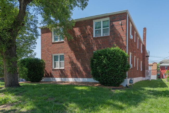Building Photo - 901 N 16 St