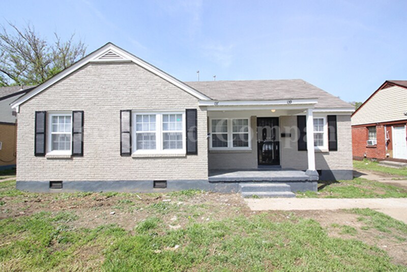 Primary Photo - 137 Eastview Dr