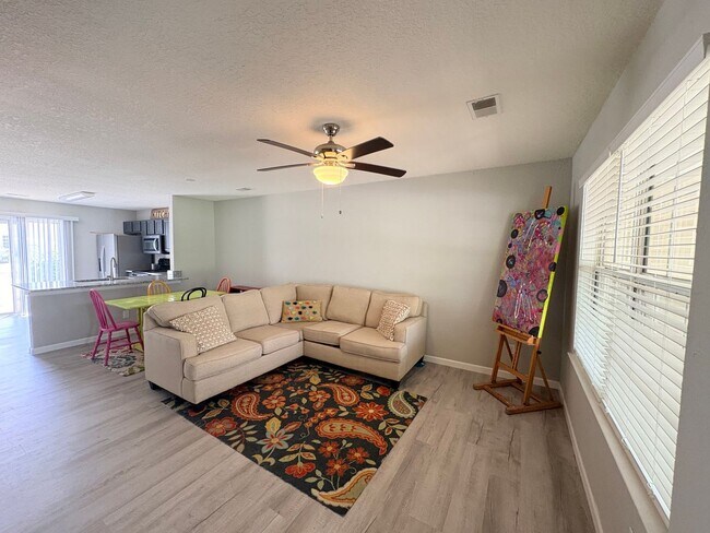 Foto del edificio - 407 Lake Park Way