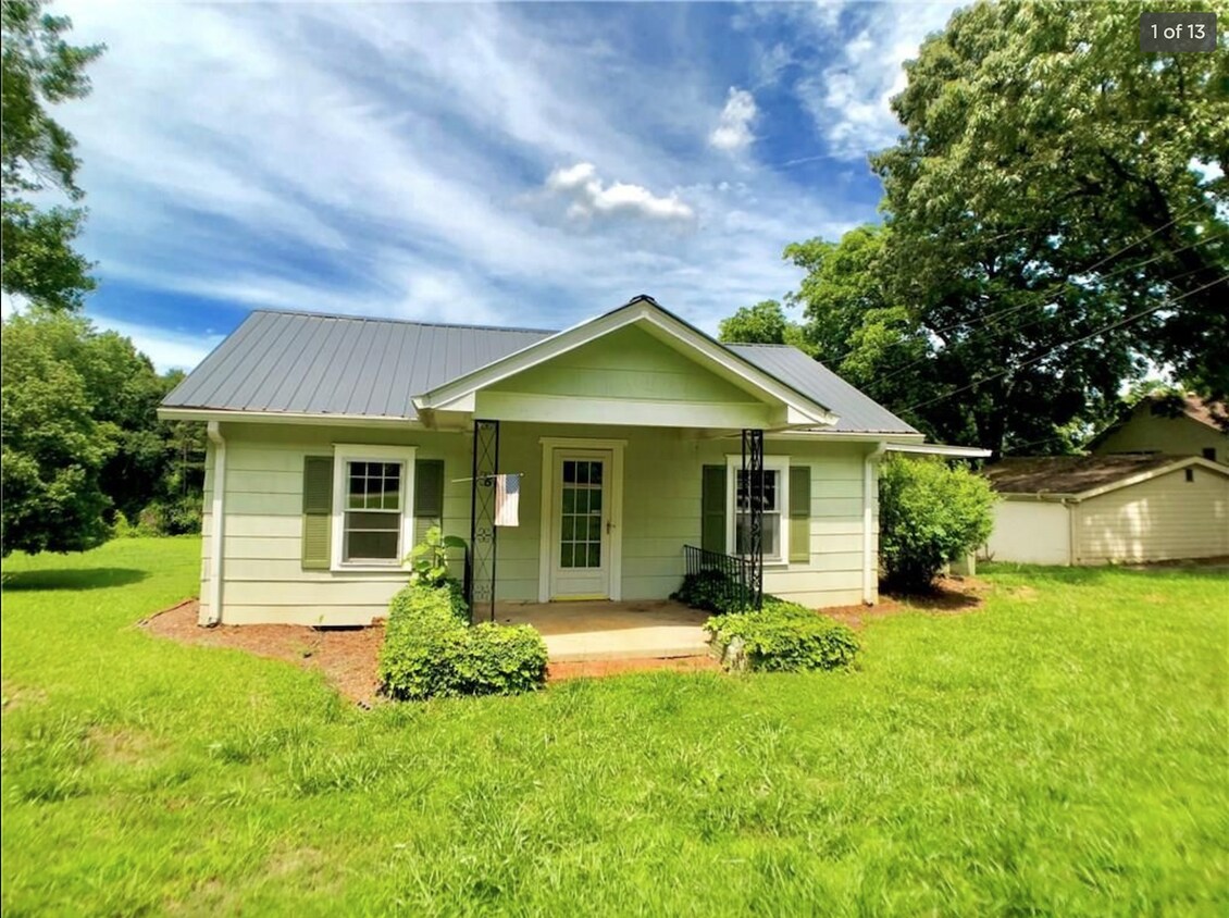 Primary Photo - 574 Lakeview Dr