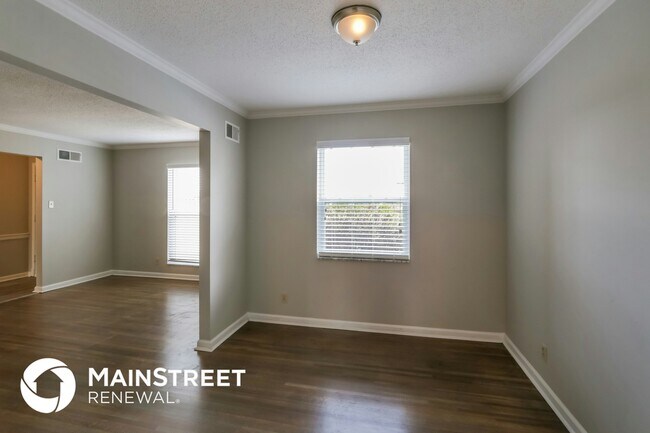 Foto del edificio - 4931 Darlington Dr