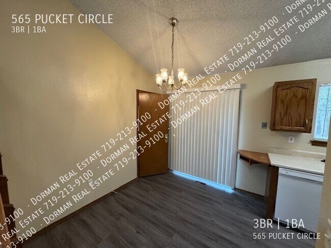Foto del edificio - 565 Pucket Cir