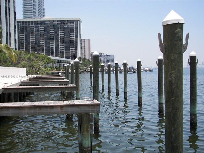 Foto del edificio - 2101 Brickell Ave