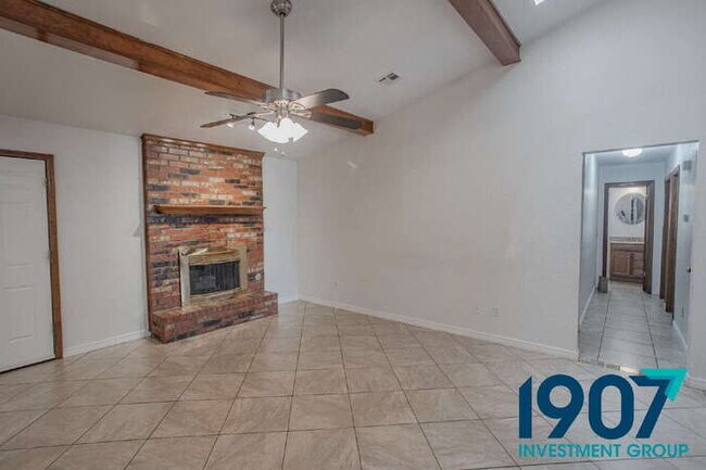 Foto del edificio - Beautiful 3-Bedroom Home in Yukon - Availa...