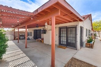 Building Photo - 5242 Dickens Dr