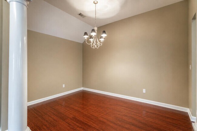 Foto del edificio - 3712 Claiborne Cir