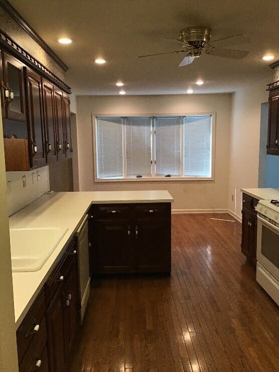 Foto del edificio - 6921 Fairway Oaks