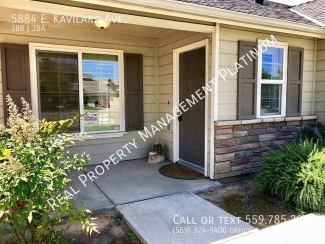 Building Photo - $2,100 Fowler & Jensen 3 Bedroom Home - E....