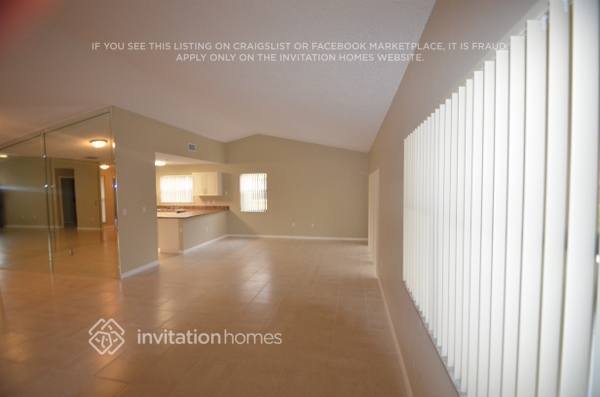 Foto del edificio - 6150 Hawkes Bluff Ave