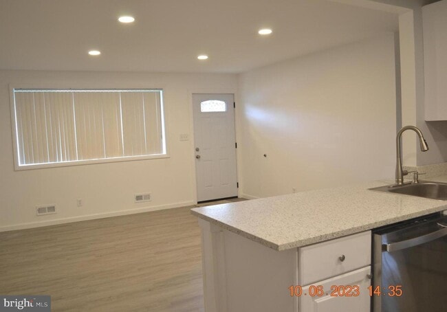 Building Photo - 1407 Gordon Dr