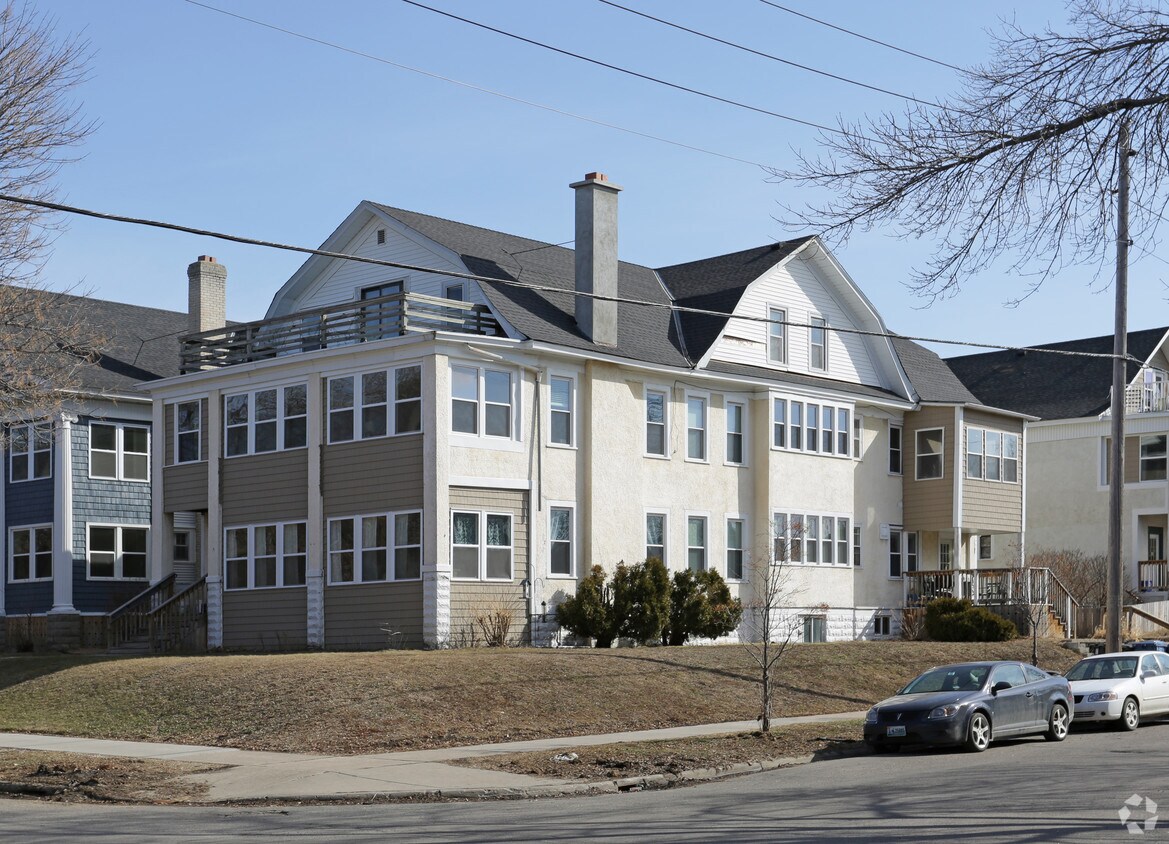 Primary Photo - 2125-2127 Pleasant Ave S
