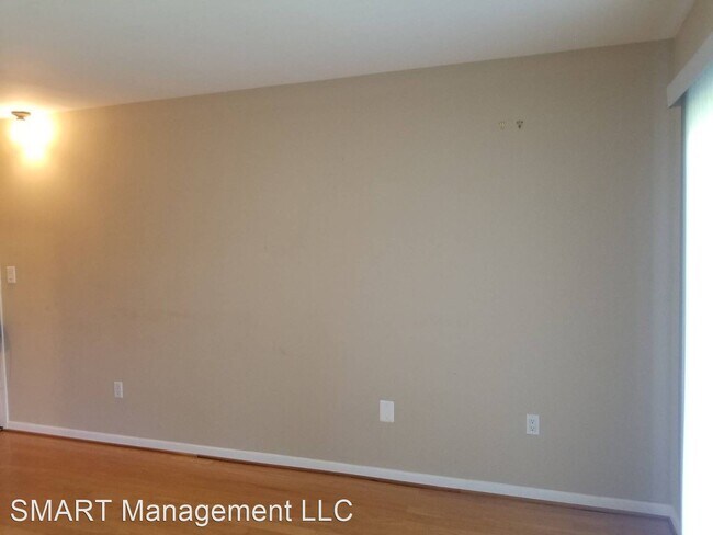 Building Photo - 6932 Hanover Pkwy
