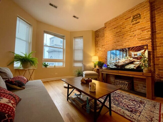 Foto del edificio - 2106 W 35th St