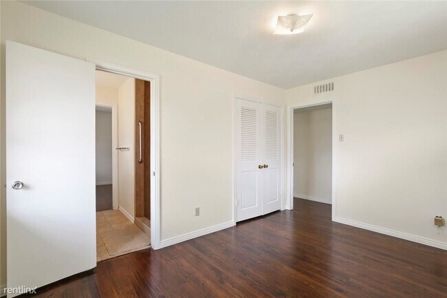 Building Photo - 3 br, 2 bath House - 3034 Sharpview Ln
