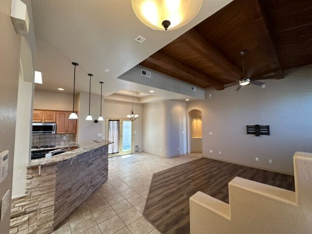 Building Photo - 8816 Desert Fox Way NE