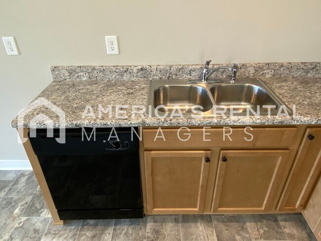 Foto del edificio - MOVE IN SPECIAL!!! - HALF OFF SECURITY DEP...